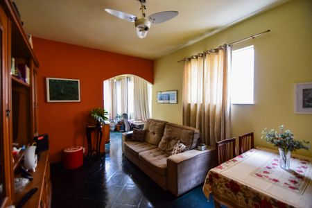 Apartamento à venda com 80m², 2 quartos e 1 vagaSala