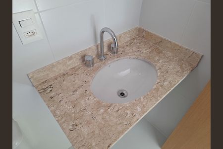 Apartamento à venda com 66m², 2 quartos e 1 vaga Apartamento à venda com 66m², 2 quartos e 1 vagaBanheiro da Suíte 2