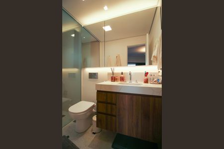 Apartamento à venda com 192m², 3 quartos e 3 vagasBanheiro da Suíte 2