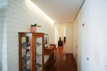 Apartamento à venda com 192m², 3 quartos e 3 vagasCorredor