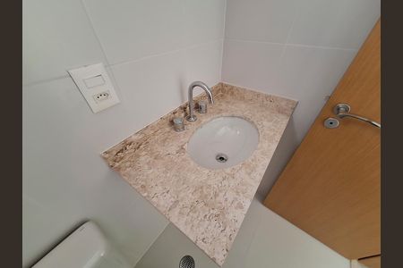Apartamento à venda com 66m², 2 quartos e 1 vaga Apartamento à venda com 66m², 2 quartos e 1 vagaBanheiro da Suíte 2