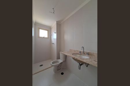 Apartamento à venda com 66m², 2 quartos e 1 vaga Apartamento à venda com 66m², 2 quartos e 1 vagaBanheiro da Suíte