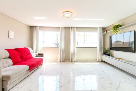 Casa à venda com 360m², 1 quarto e 5 vagasSala/Cozinha