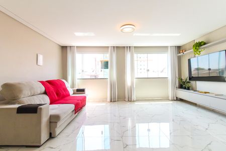 Casa à venda com 360m², 1 quarto e 5 vagasSala/Cozinha