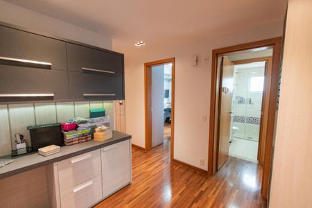 Apartamento à venda com 213m², 3 quartos e 3 vagasEscritório