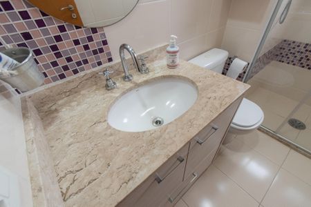 Apartamento à venda com 213m², 3 quartos e 3 vagasBanheiro da suíte 2