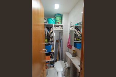 Apartamento à venda com 213m², 3 quartos e 3 vagasBanheiro de serviço