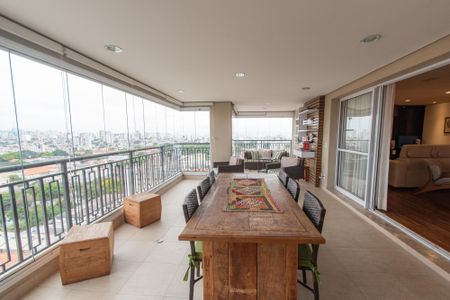 Apartamento à venda com 213m², 3 quartos e 3 vagasVaranda