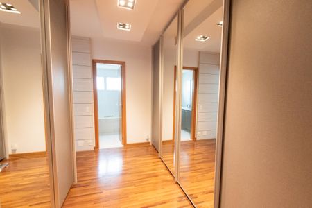 Apartamento à venda com 213m², 3 quartos e 3 vagasCloset da suíte 3