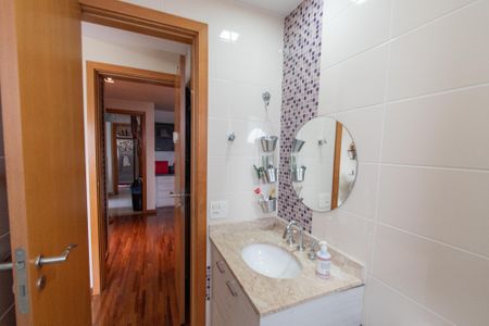 Apartamento à venda com 213m², 3 quartos e 3 vagasBanheiro da suíte 2