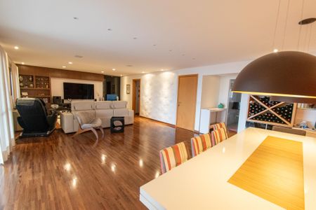 Apartamento à venda com 213m², 3 quartos e 3 vagasSala