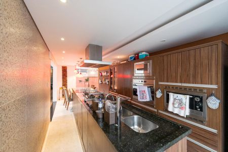 Casa para alugar com 460m², 5 quartos e 2 vagasCozinha