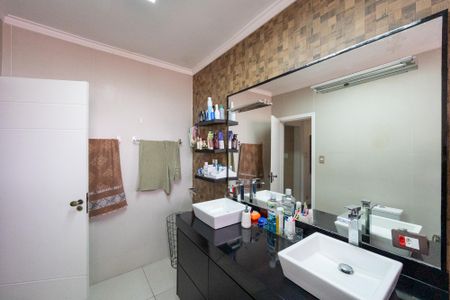 Casa para alugar com 460m², 5 quartos e 2 vagasBanheiro da Suíte 1