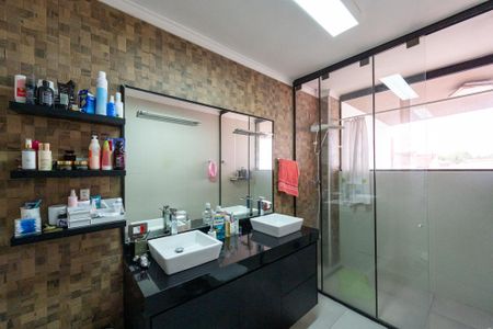 Casa para alugar com 460m², 5 quartos e 2 vagasBanheiro da Suíte 1