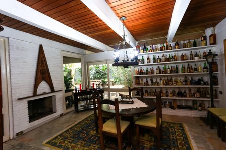 Casa à venda com 700m², 4 quartos e 6 vagas Casa à venda com 700m², 4 quartos e 6 vagasSala 3