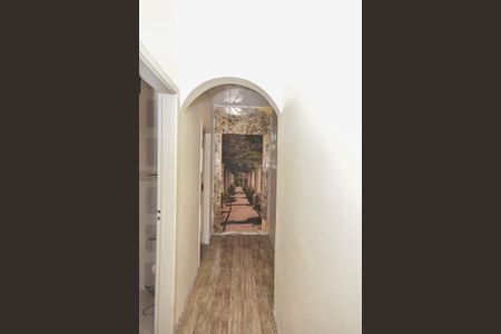 Corredor 1 de casa para alugar com 4 quartos, 302m² em Vila Praia, São Paulo