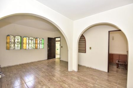 Casa para alugar com 302m², 4 quartos e 3 vagasSala