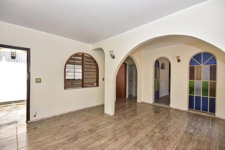 Sala de casa para alugar com 4 quartos, 302m² em Vila Praia, São Paulo
