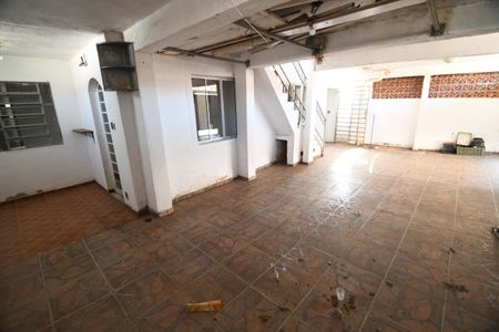 Casa à venda com 74m², 2 quartos e 2 vagasGaragem
