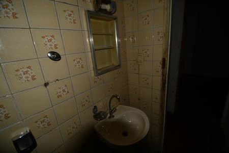 Casa à venda com 74m², 2 quartos e 2 vagasBanheiro da Suíte