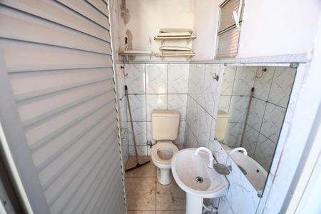 Casa à venda com 74m², 2 quartos e 2 vagasBanheiro de serviço