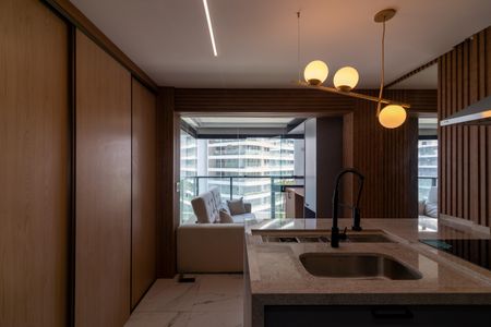Sala/Cozinha de apartamento à venda com 1 quarto, 34m² em Indianópolis, São Paulo