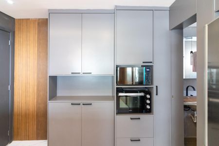 Sala/Cozinha de apartamento à venda com 1 quarto, 34m² em Indianópolis, São Paulo