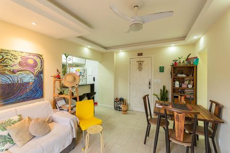 Apartamento à venda com 62m², 2 quartos e 1 vagaSala