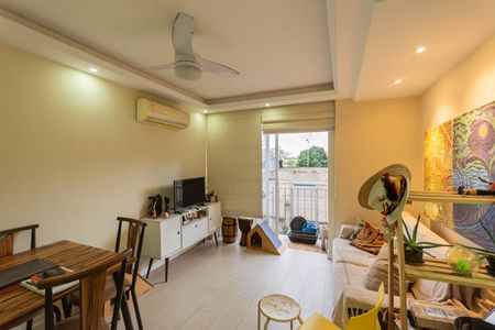 Apartamento à venda com 62m², 2 quartos e 1 vagaSala