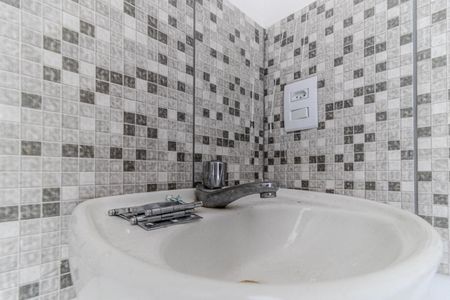 Apartamento para alugar com 47m², 2 quartos e sem vaga Apartamento para alugar com 47m², 2 quartos e sem vagaBanheiro Social