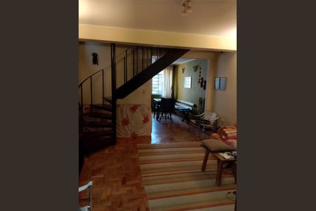 Casa para alugar com 219m², 3 quartos e 2 vagas