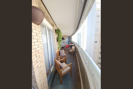 Apartamento à venda com 104m², 2 quartos e 2 vagasVaranda da Cozinha