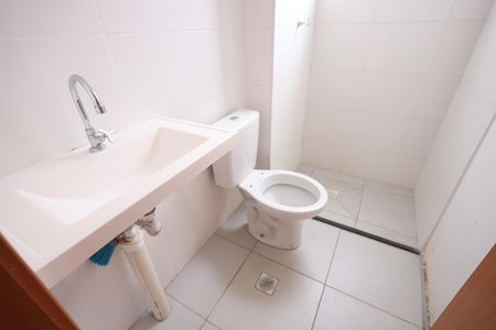 Banheiro de apartamento para alugar com 2 quartos, 43m² em Residencial Goiânia Viva, Goiânia