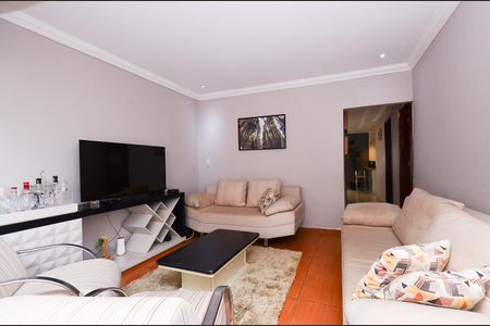 Casa à venda com 443m², 3 quartos e 3 vagasSala