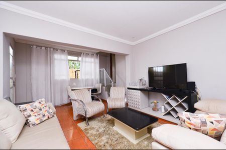 Casa à venda com 443m², 3 quartos e 3 vagasSala