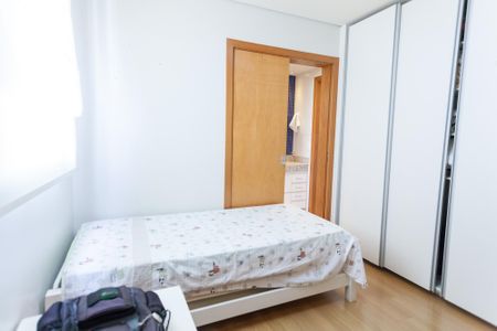 Apartamento à venda com 111m², 3 quartos e 3 vagasQuarto 2