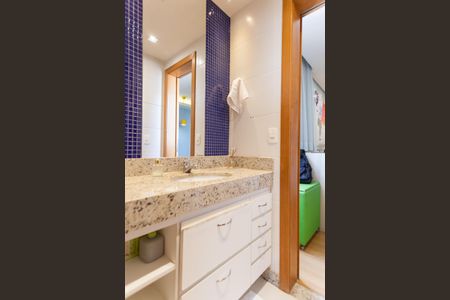 Apartamento à venda com 111m², 3 quartos e 3 vagasBanheiro Social