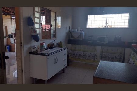 Casa à venda com 220m², 4 quartos e 3 vagas