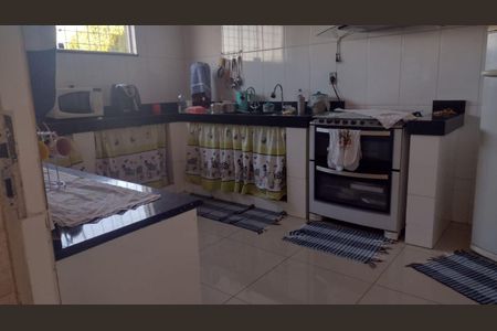 Casa à venda com 220m², 4 quartos e 3 vagas