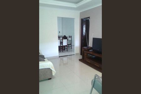 Casa à venda com 3 quartos, 218m² em Cinquentenario, Belo Horizonte