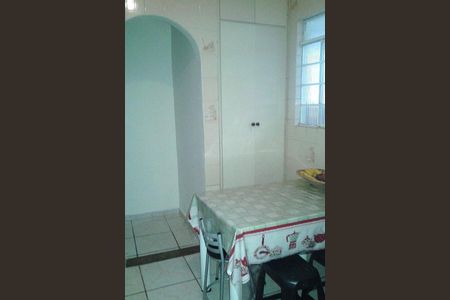 Casa à venda com 218m², 3 quartos e 4 vagas