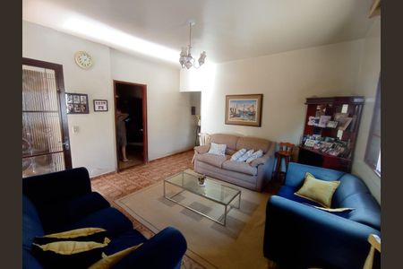 Casa à venda com 3 quartos, 500m² em Estrela Dalva, Belo Horizonte