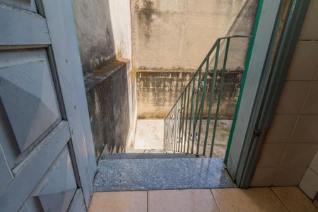 Casa para alugar com 125m², 3 quartos e sem vagaEscada de acesso quintal