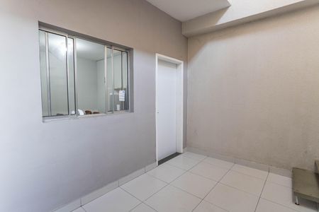 Entrada de kitnet/studio para alugar com 1 quarto, 27m² em Centro, Diadema