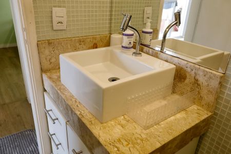 Apartamento à venda com 65m², 2 quartos e 1 vagaBanheiro