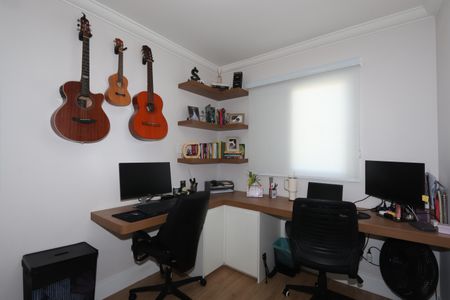 Apartamento à venda com 81m², 3 quartos e 2 vagasQuarto 2