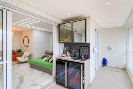 Apartamento à venda com 116m², 3 quartos e 4 vagas Apartamento à venda com 116m², 3 quartos e 4 vagasVaranda Gourmet