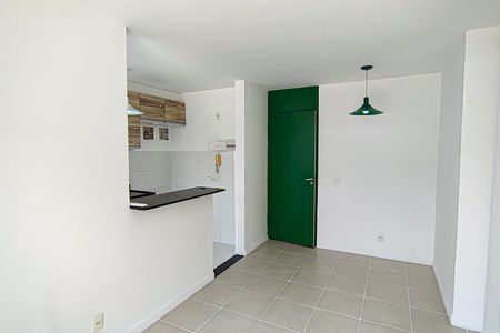 Sala de apartamento para alugar com 2 quartos, 48m² em Jacarepaguá, Rio de Janeiro