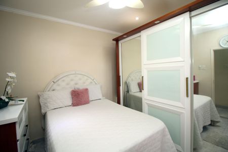 Casa à venda com 361m², 3 quartos e 2 vagasQuarto 1