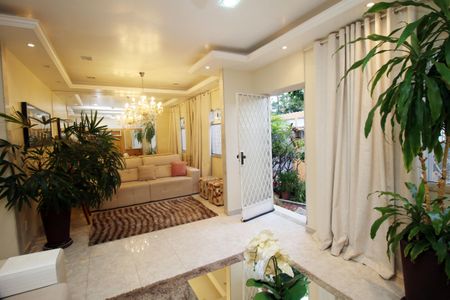 Casa à venda com 361m², 3 quartos e 2 vagasSala